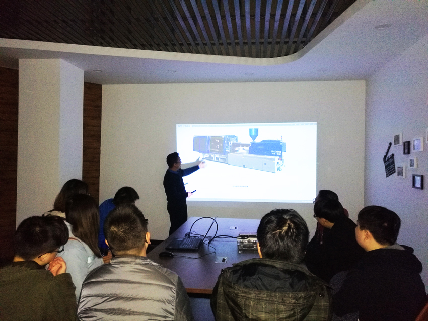 基準(zhǔn)設(shè)計(jì)機(jī)構(gòu)工業(yè)設(shè)計(jì)事業(yè)部?jī)?nèi)訓(xùn)會(huì)2.jpg 基準(zhǔn)設(shè)計(jì)機(jī)構(gòu)工業(yè)設(shè)計(jì)事業(yè)部?jī)?nèi)訓(xùn)會(huì)2.jpg