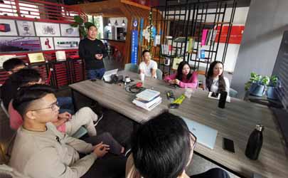 ׌�҂��c�W(xu��)��(x��)һ���׃��������(zh��n)(li��n)�τ�(chu��ng)ʼ�˄��_(k��i)�Įa(ch��n)Ʒ�O(sh��)Ӌ(j��)�c�_(k��i)�l(f��)֮·